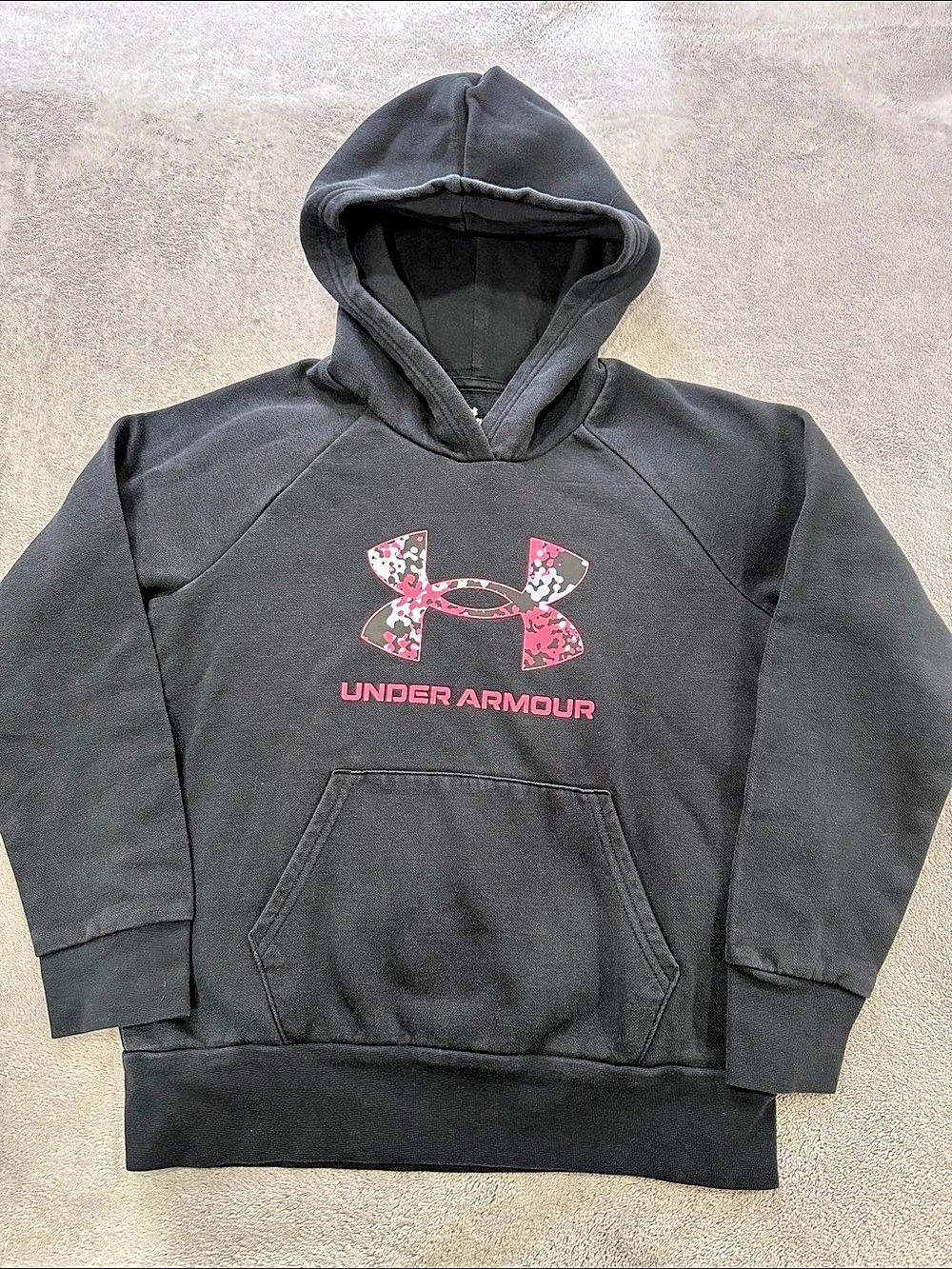 Under Armour kids Graphic Pullover Hoodie in Black Size Medium